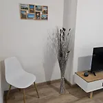 Apartment Entre Et Port De *