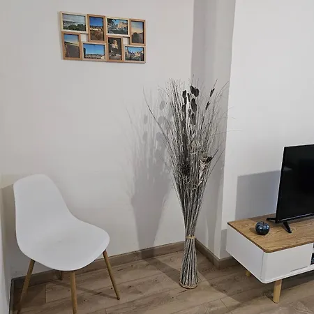 Apartment Entre Et Port De *